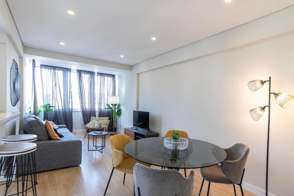 New - Luxury & Bright Apartment 리스본 외부 사진