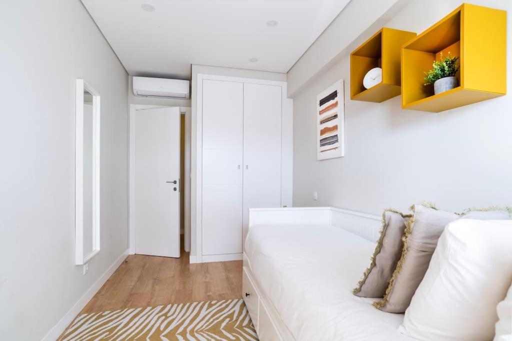New - Luxury & Bright Apartment 리스본 외부 사진